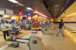 _DSC4812: Bowling action, Credit: Claude Laviano
